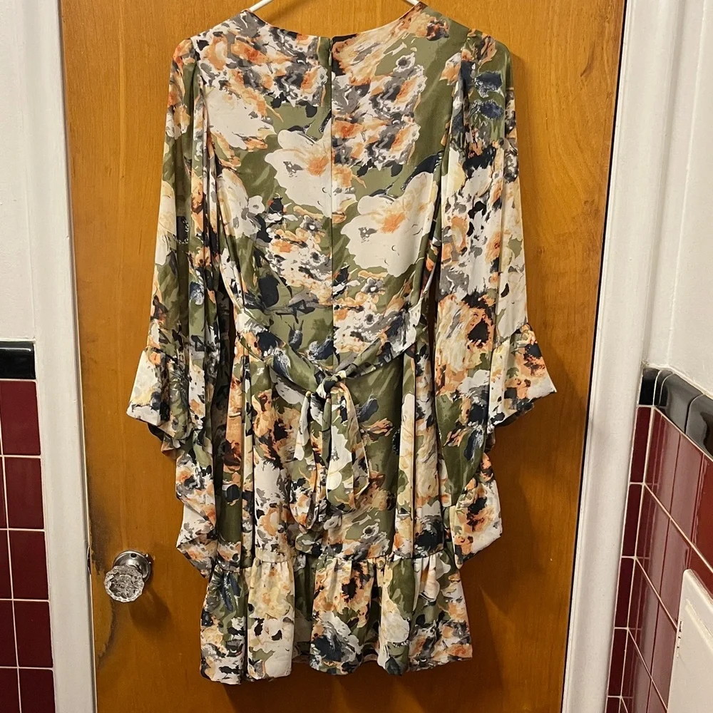 Betsey Johnson Bell Sleeve Floral Dress - Picture 7 of 10